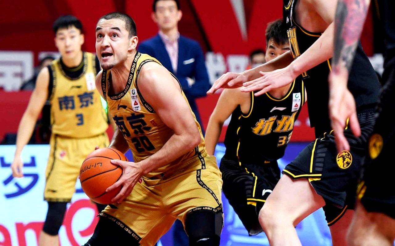 爱游戏ayx -关于今夜CBA季后赛焦点战；马德里竞技强势反弹；管理层满意；训练强度明显提升的信息